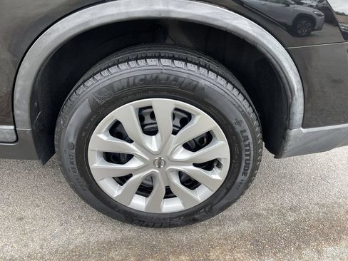Used 2017 Nissan Rogue S AWD/4WD image 10