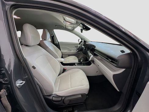 Used 2025 Hyundai Kona SEL image 32