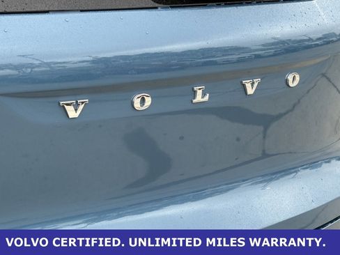 Certified 2023 Volvo XC40 B5 Ultimate w/ Protection Package Premier image 9