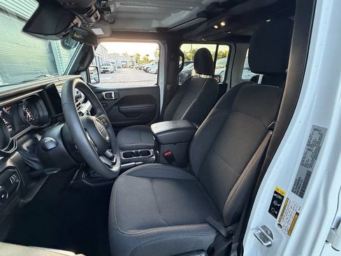 Used 2025 Jeep Wrangler Unlimited Sport AWD/4WD image 11