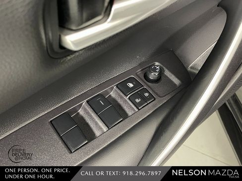 Used 2024 Toyota Corolla SE image 22