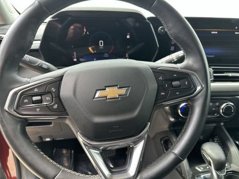 Used 2024 Chevrolet TrailBlazer LT w/ LT Cold Weather Package FWD image 13