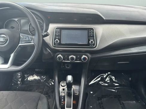 Used 2020 Nissan Kicks S FWD image 10
