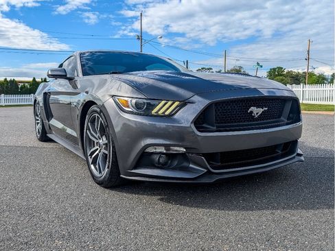 Used 2016 Ford Mustang GT RWD image 3