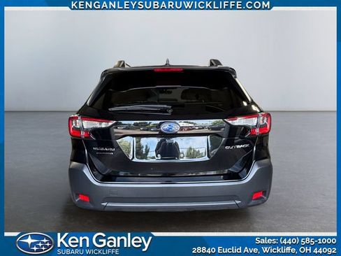 Used 2023 Subaru Outback Premium AWD/4WD image 4