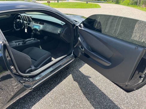 Used 2011 Chevrolet Camaro LT RWD image 19
