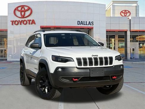Used 2019 Jeep Cherokee Trailhawk w/ Cold Weather Group AWD/4WD image 1