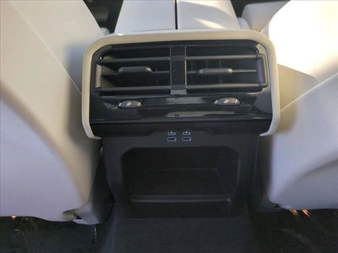 Used 2024 BMW i5 eDrive40i w/ Convenience Package RWD image 18