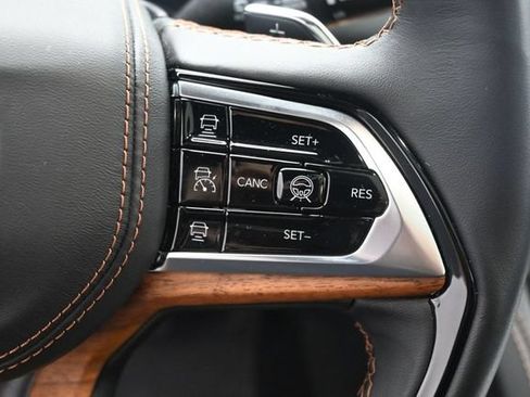 Used 2023 Jeep Grand Cherokee L Summit AWD/4WD image 14