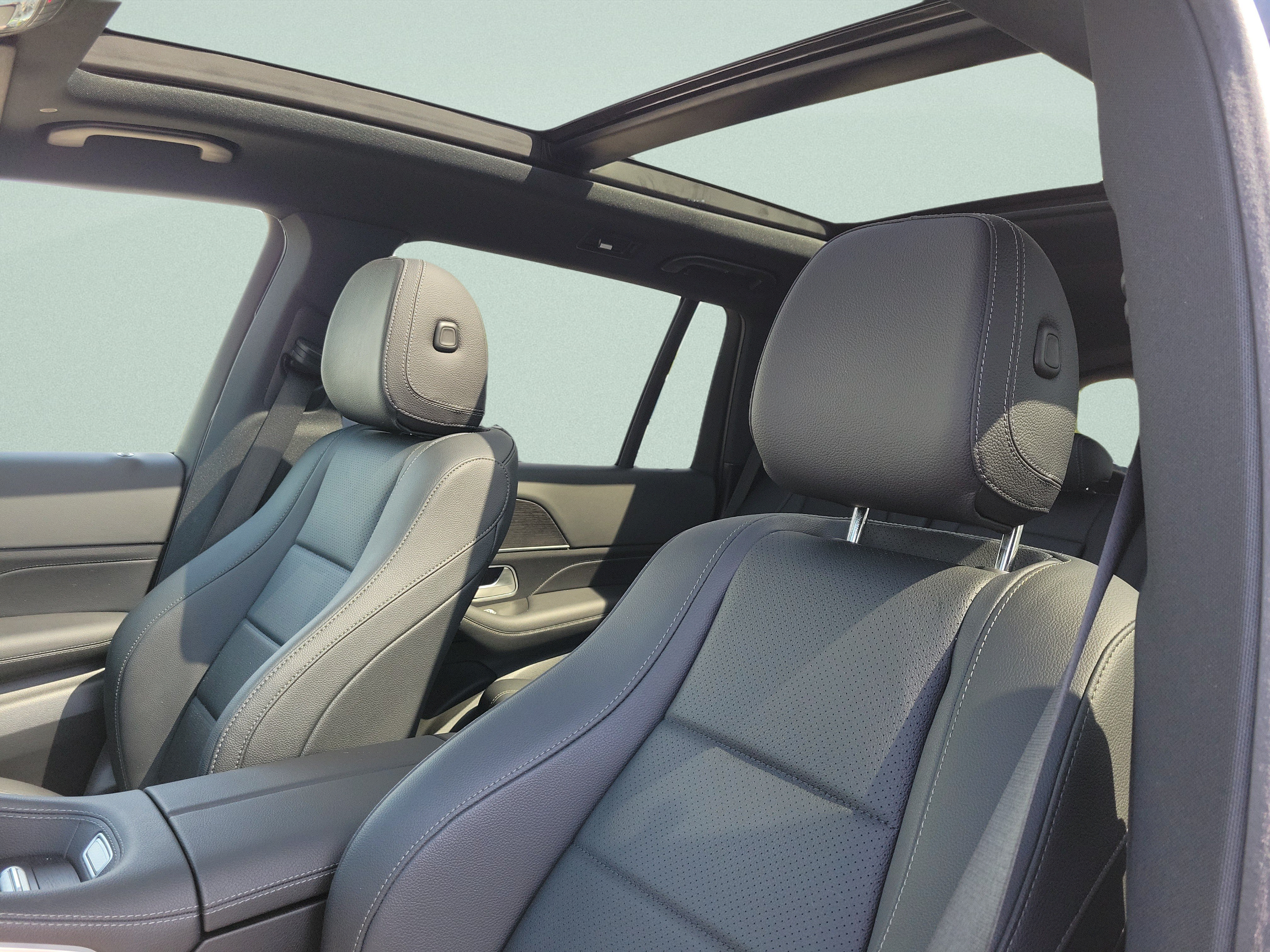 Certified 2024 Mercedes-Benz GLS 450 4MATIC image 16