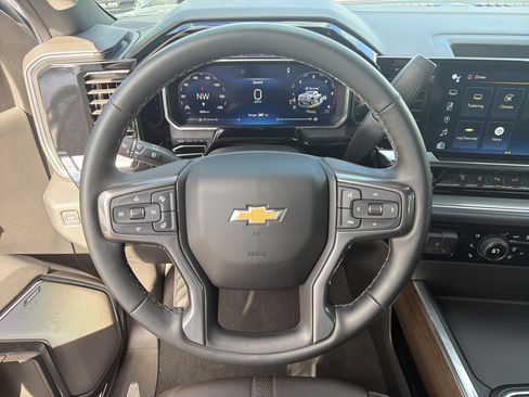 Used 2026 Chevrolet Silverado 2500 High Country w/ High Country Premium Package AWD/4WD image 28