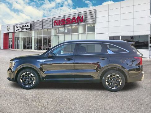 Used 2024 Kia Sorento S image 7