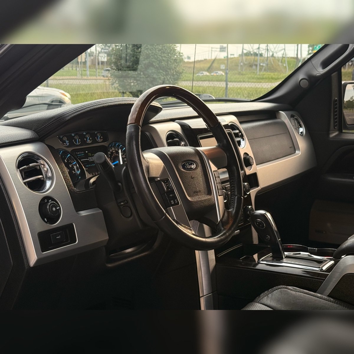 Used 2014 Ford F150 Platinum AWD/4WD image 5