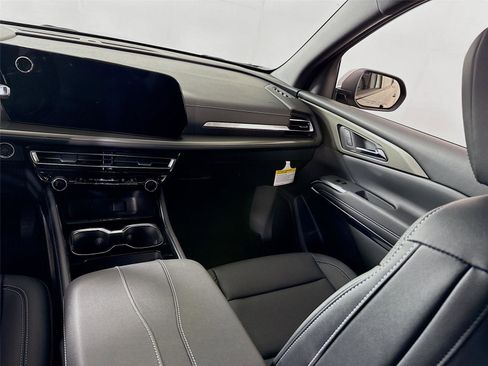 New 2026 Chevrolet Traverse LT w/ Driver Confidence Package image 17