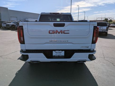 Used 2026 GMC Sierra 1500 AT4 w/ AT4 Premium Package AWD/4WD image 4