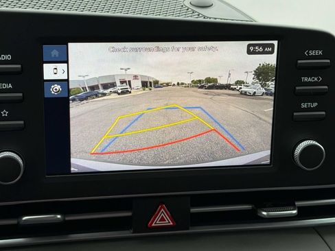 Used 2025 Hyundai Elantra Sport FWD image 13