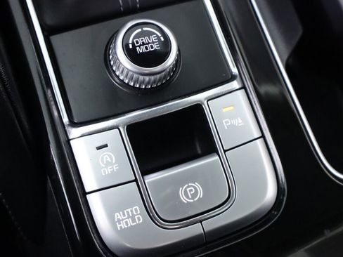 Used 2024 Kia Telluride EX w/ EX Captain's Chair Package FWD image 24