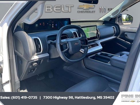 Used 2025 Ford Expedition Active AWD/4WD image 12