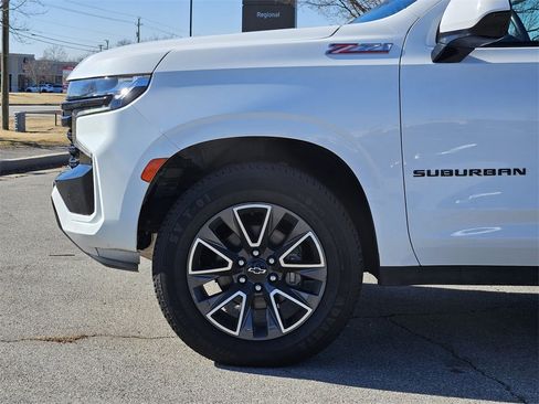 Used 2023 Chevrolet Suburban Z71 image 6