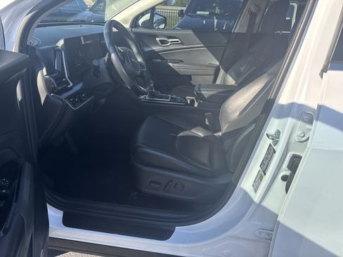Used 2023 Kia Sportage EX FWD image 16