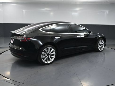 Used 2018 Tesla Model 3 Mid Range RWD image 4