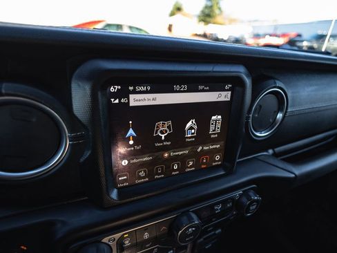 Used 2023 Jeep Gladiator Overland w/ Popular Equipment Package AWD/4WD image 17
