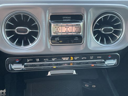 Certified 2025 Mercedes-Benz G 63 AMG 4MATIC image 32