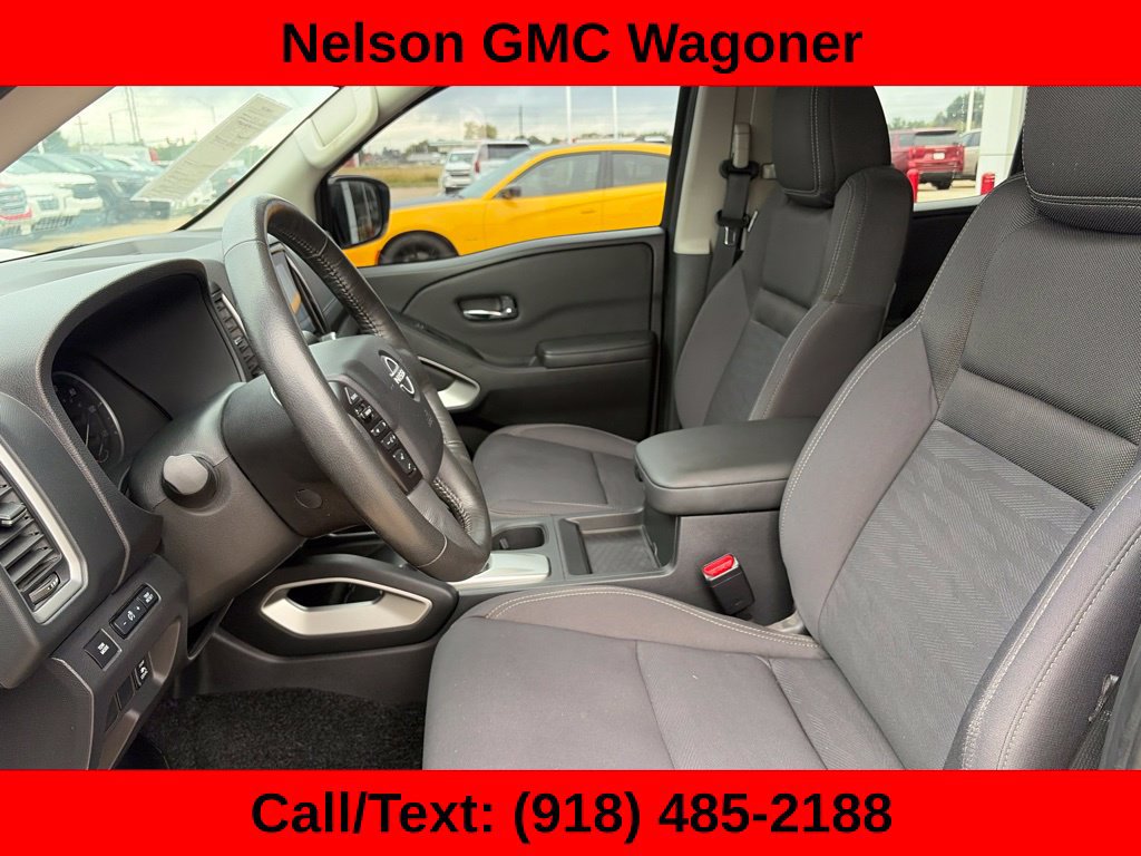 Used 2023 Nissan Frontier SV w/ SV Convenience Package RWD image 16