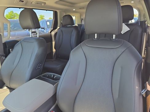 New 2026 Kia Carnival SX image 23