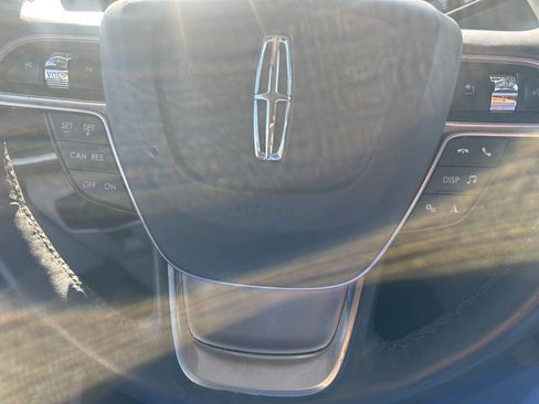 Used 2019 Lincoln Nautilus Select w/ Class II Trailer Tow Package image 17