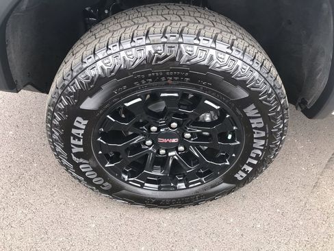 Used 2026 GMC Canyon Elevation w/ Convenience Package image 10