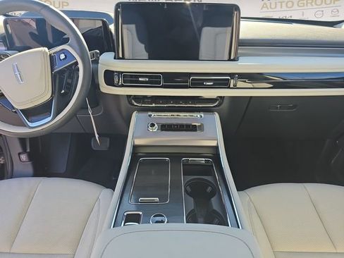 New 2026 Lincoln Aviator AWD image 11