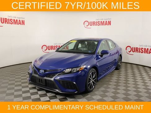 Used 2023 Toyota Camry SE w/ Cold Weather Package FWD image 2