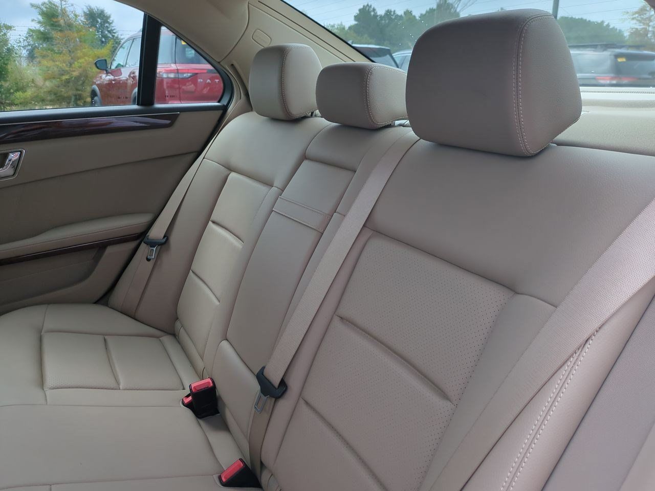 Used 2010 Mercedes-Benz E 350 Sedan image 31
