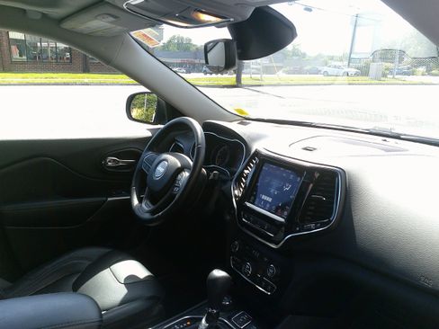 Used 2021 Jeep Cherokee Limited AWD/4WD image 22