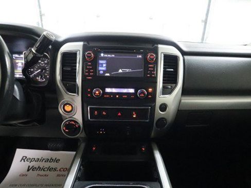 Used 2017 Nissan Titan PRO-4X AWD/4WD image 13