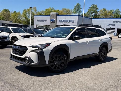 Used 2025 Subaru Outback Onyx Edition XT AWD/4WD image 2