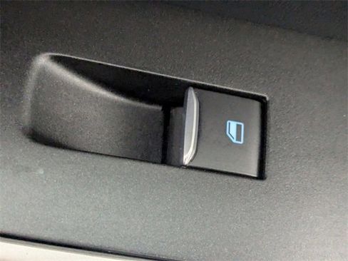 Used 2021 Ford Explorer XLT w/ Equipment Group 202A image 36