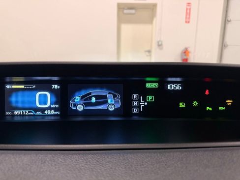 Used 2017 Toyota Prius Four w/ Premium Convenience Package image 22