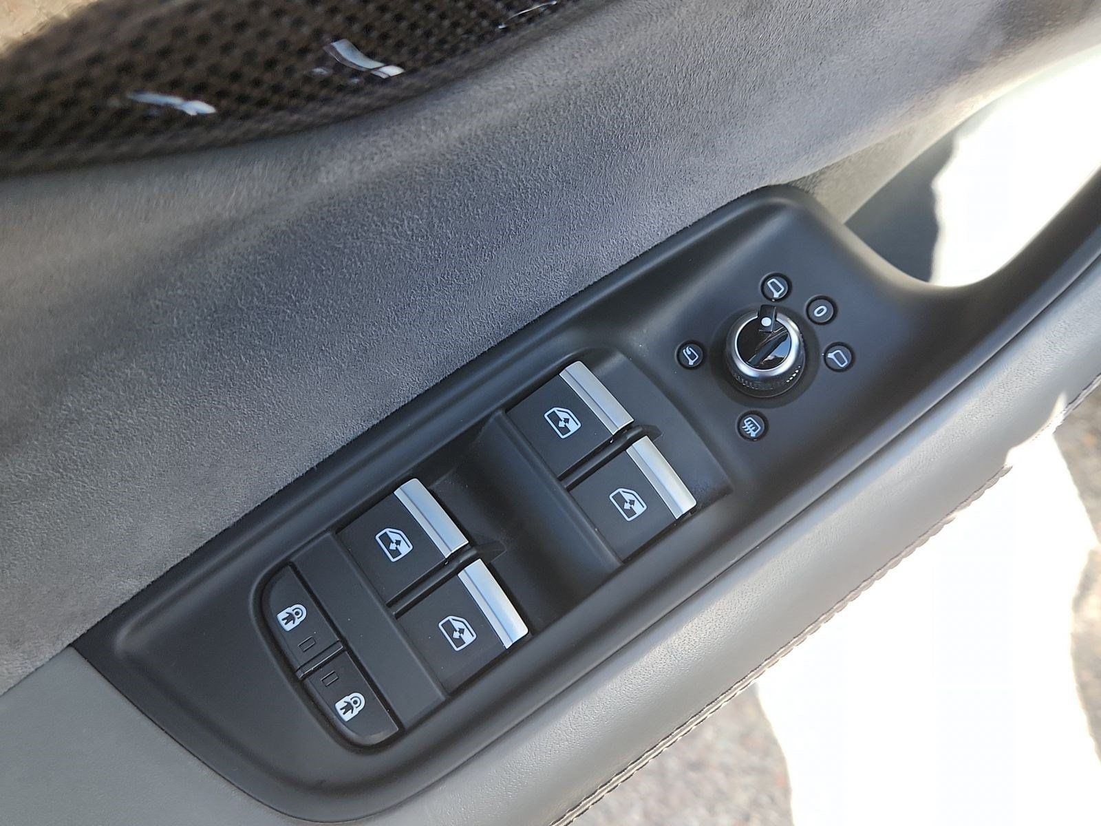 Used 2021 Audi SQ7 Prestige w/ Prestige Package AWD/4WD image 10