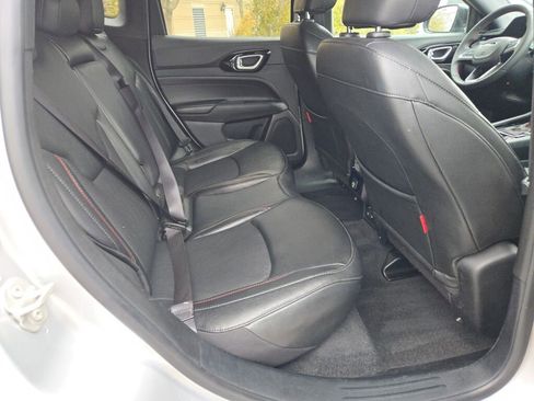 Used 2024 Jeep Compass Trailhawk image 11