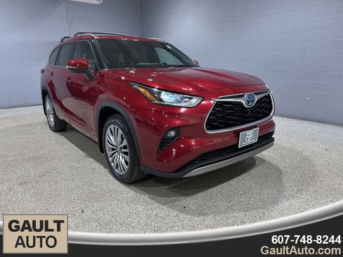Used 2023 Toyota Highlander Platinum image 1