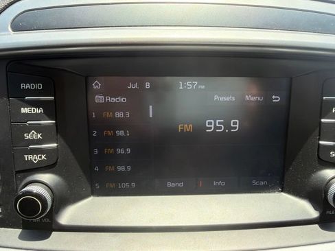 Used 2019 Kia Sorento FWD V6 image 22