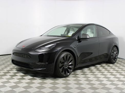 Used 2023 Tesla Model Y Performance AWD/4WD image 3