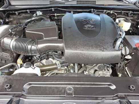 Used 2023 Toyota Tacoma SR5 AWD/4WD image 27