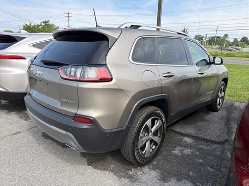 Used 2021 Jeep Cherokee Limited AWD/4WD image 7