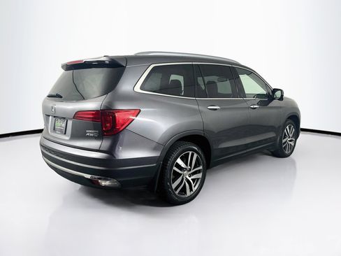 Used 2017 Honda Pilot Touring image 9