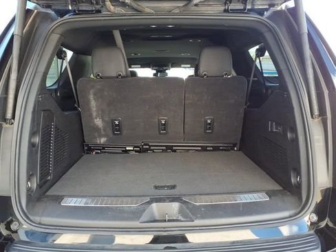 Used 2025 Chevrolet Suburban Premier AWD/4WD image 19