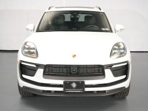 Used 2023 Porsche Macan AWD/4WD image 4