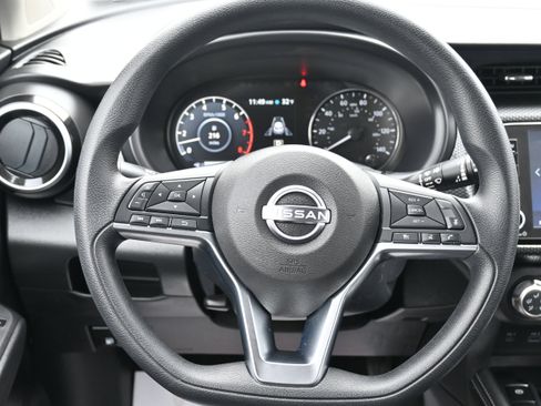 Used 2024 Nissan Kicks SV image 17